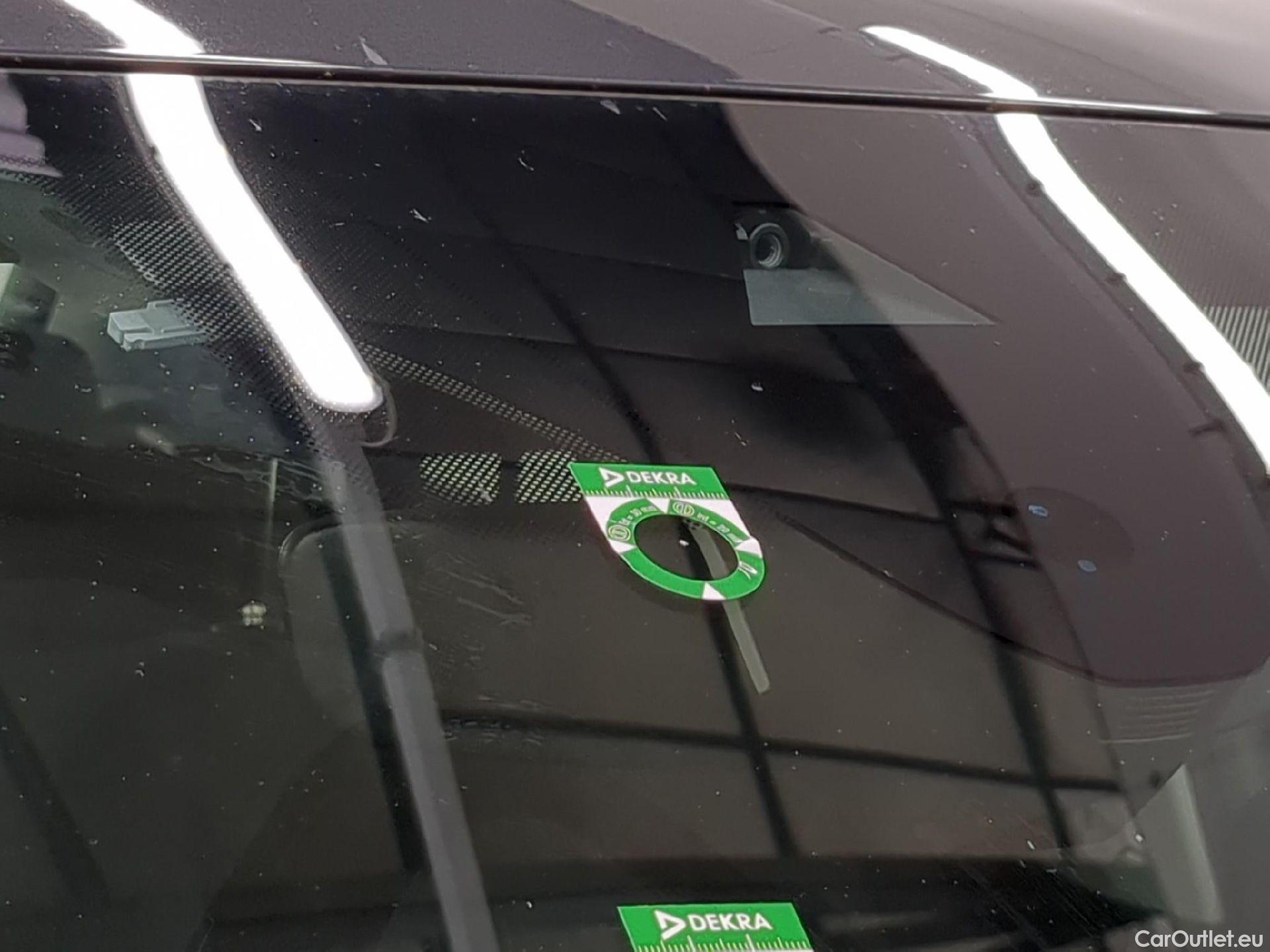  Volkswagen  T-ROC  Life Plus 2.0 TDI 115CV BVM6 E6d #22