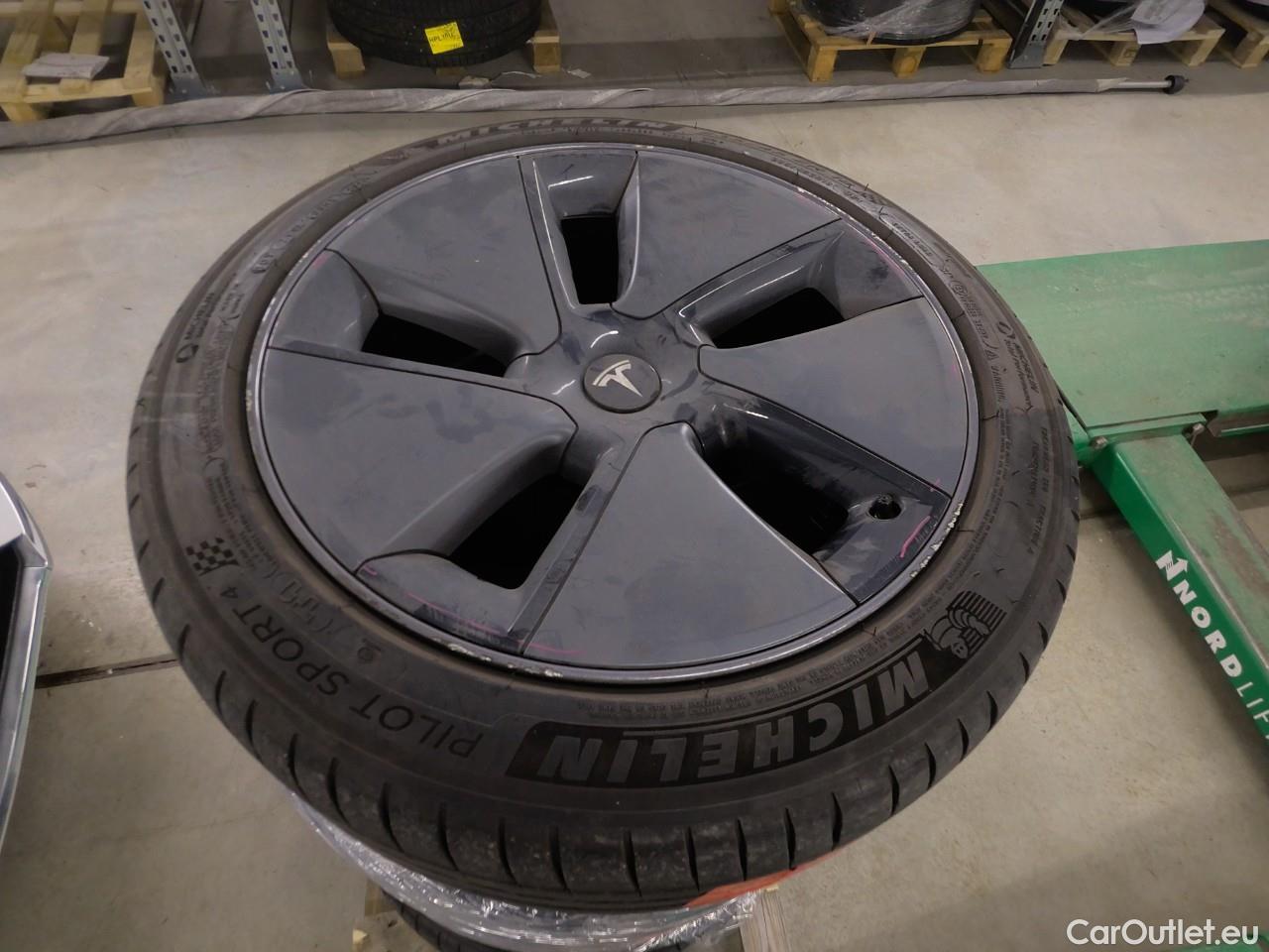  Tesla  Model 3  75kWh Standard Range+ #1