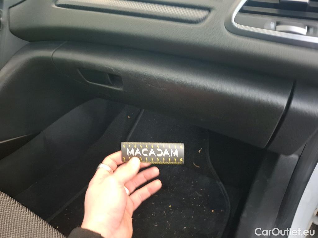  Renault  Megane  IV Berline 5pt. Société Air Nav 1.5 dCi 90CV BVM6 E6 #17