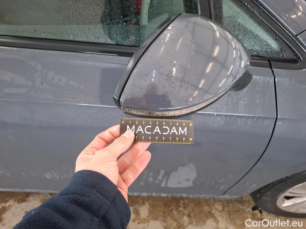  Volkswagen  Golf  VOLKSWAGEN / 2020 / 5P / Berline 2.0 TDI SCR 150 DSG7 Life Busi 1st #34