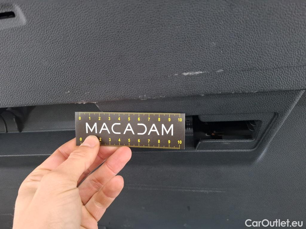  Volkswagen  Golf  VOLKSWAGEN / 2020 / 5P / Berline 2.0 TDI SCR 150 DSG7 Life Busi 1st #21