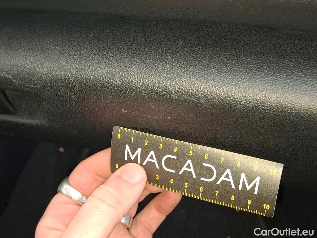  Renault  Megane  IV Berline 5pt. Société Air Nav 1.5 dCi 90CV BVM6 E6 #18