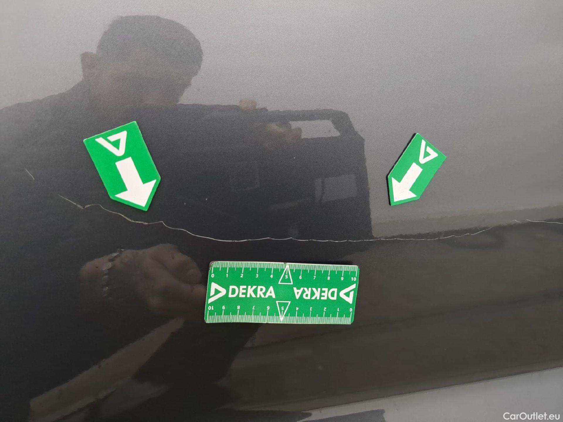  Volkswagen  T-ROC  Life Plus 2.0 TDI 115CV BVM6 E6d #16