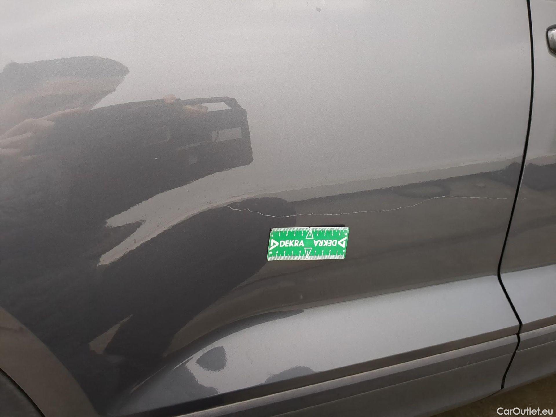  Volkswagen  T-ROC  Life Plus 2.0 TDI 115CV BVM6 E6d #15