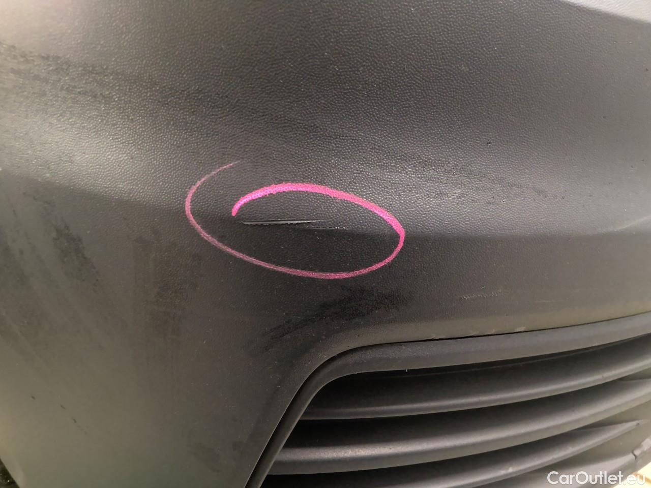  Volkswagen  Caddy  TDI 110 Maxi 4WD Aut. #2