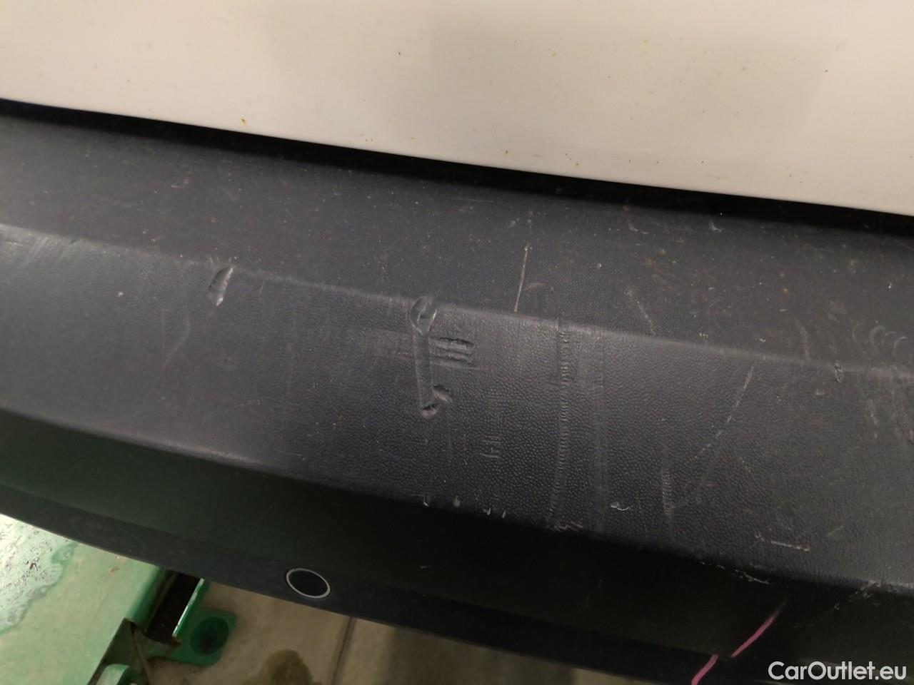  Volkswagen  Caddy  TDI 110 Maxi 4WD Aut. #14