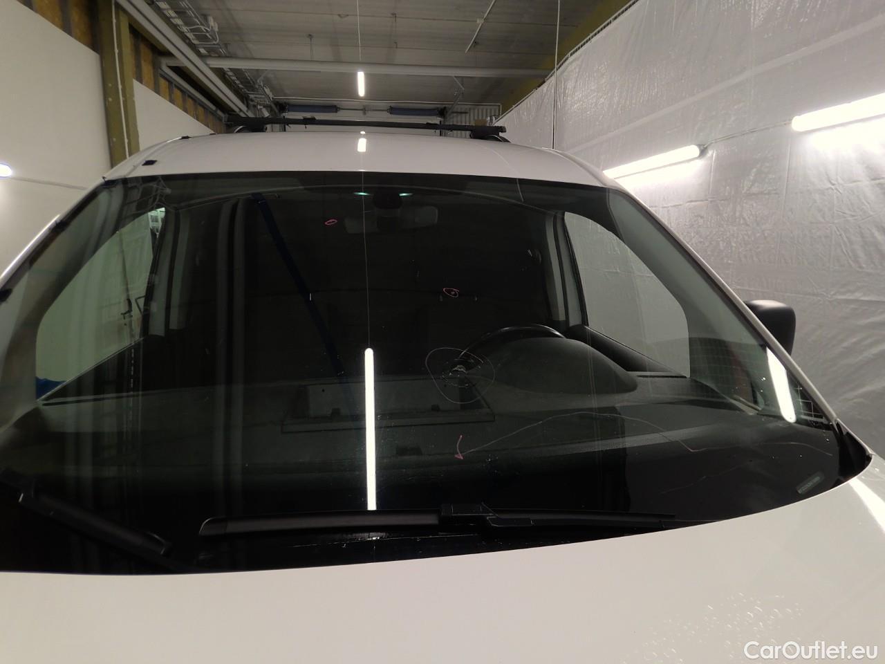  Volkswagen  Caddy  TDI 110 Maxi 4WD Aut. #21