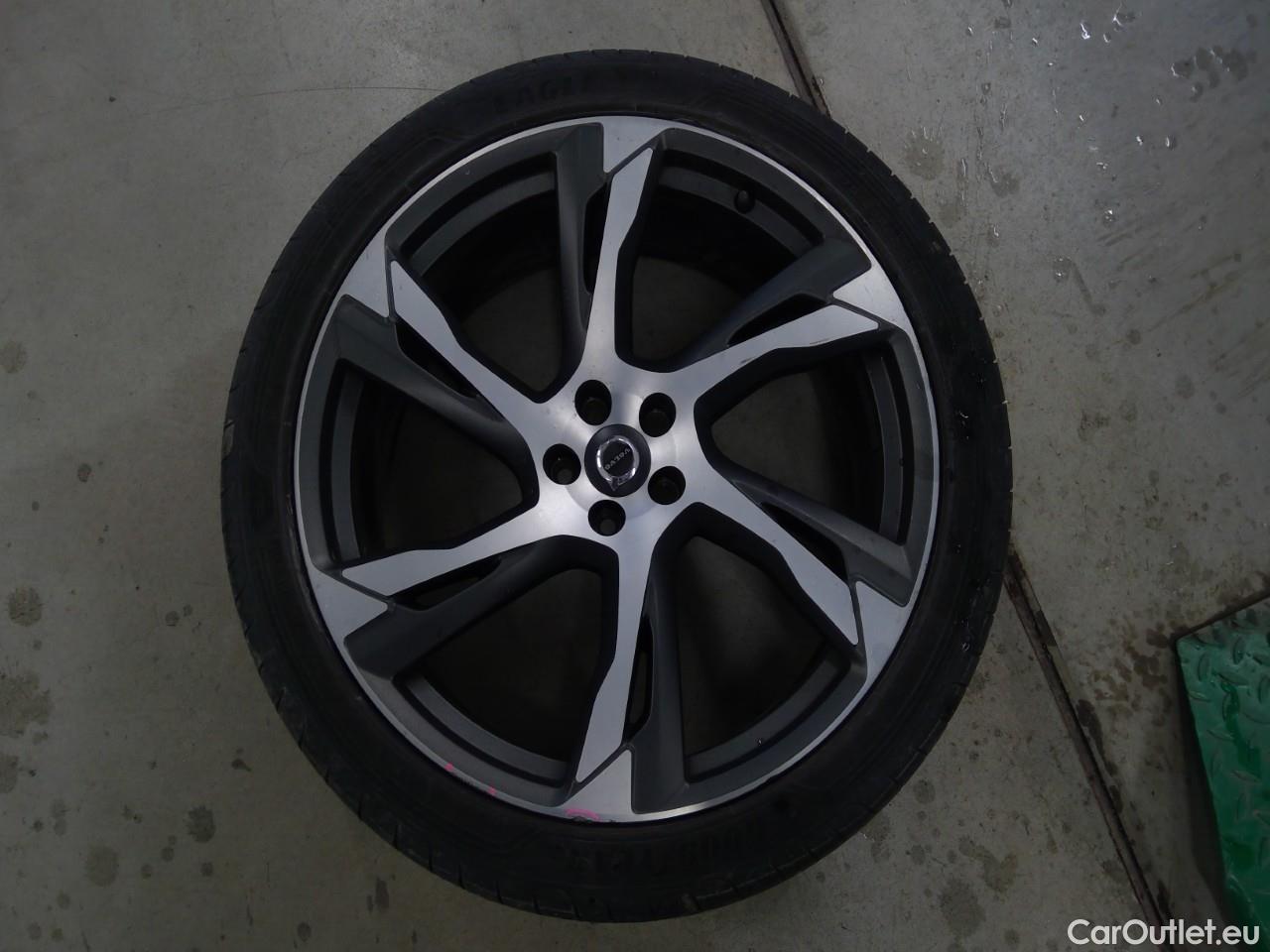  Volvo  XC90  T8 Recha.4WD R-Des.Aut 7s #2