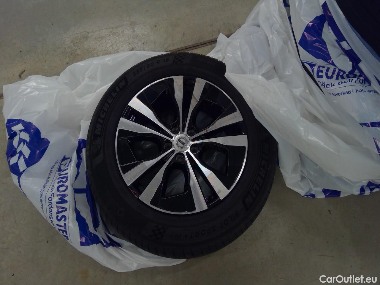  Volvo  XC60  T6 350 Co.Ed.Rec. AWD Aut #1