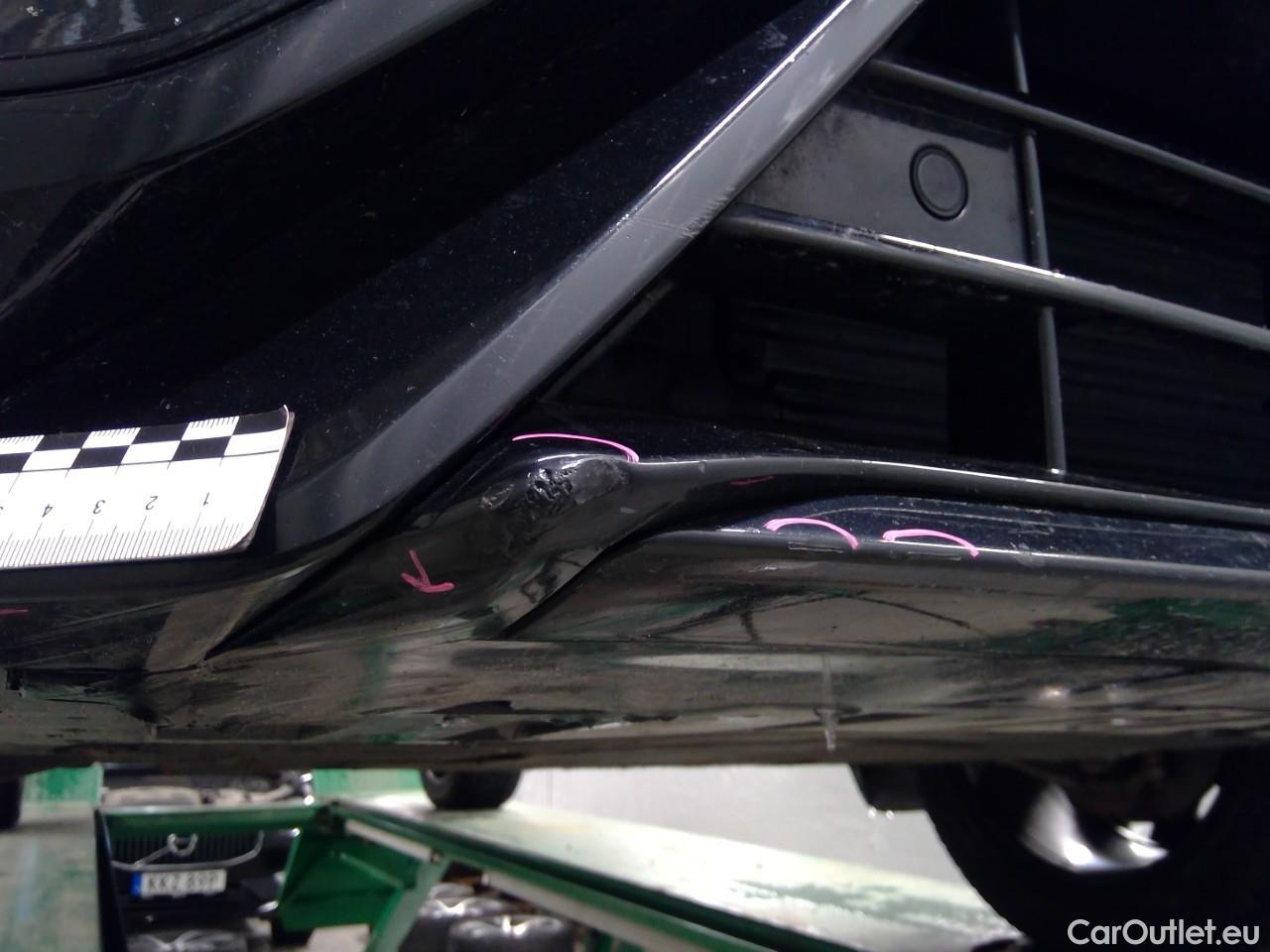  Volvo  XC90  T8 Recha.4WD R-Des.Aut 7s #12