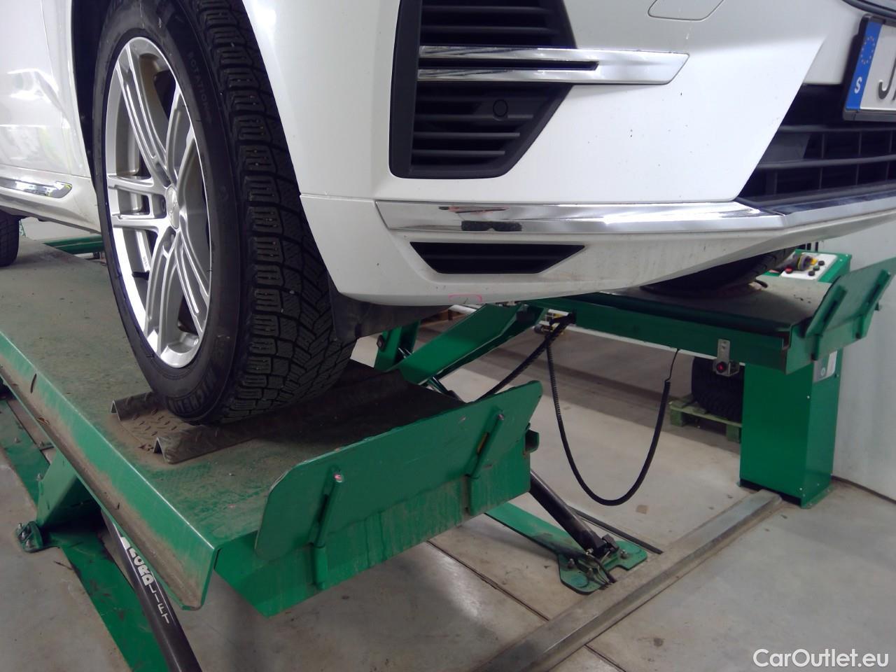  Volvo  XC60  T6 350 Co.Ed.Rec. AWD Aut #3