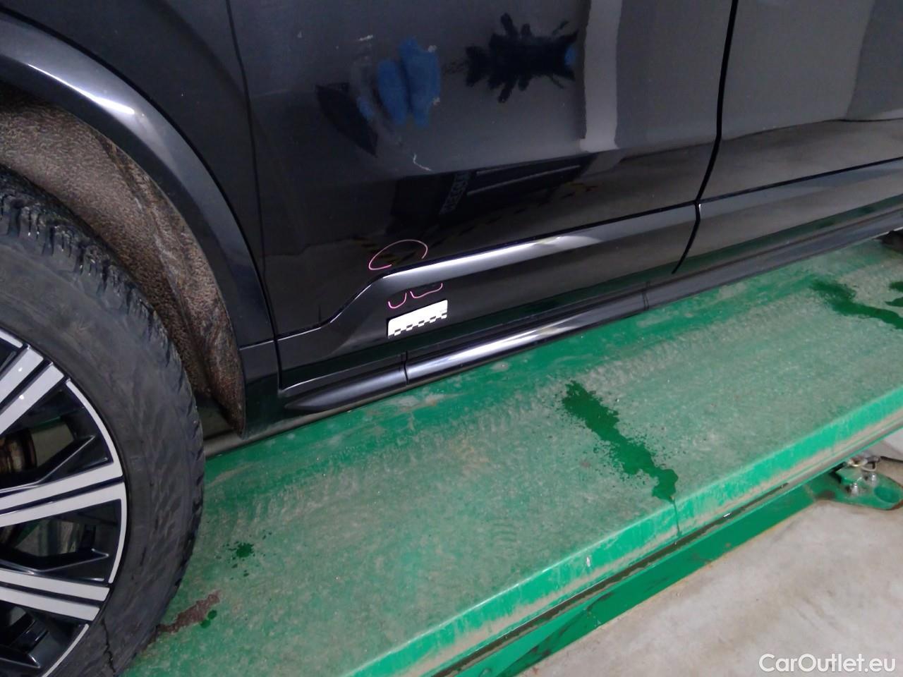  Volvo  XC90  T8 Recha.4WD R-Des.Aut 7s #36