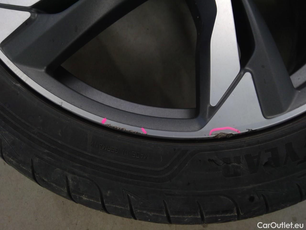  Volvo  XC90  T8 Recha.4WD R-Des.Aut 7s #1