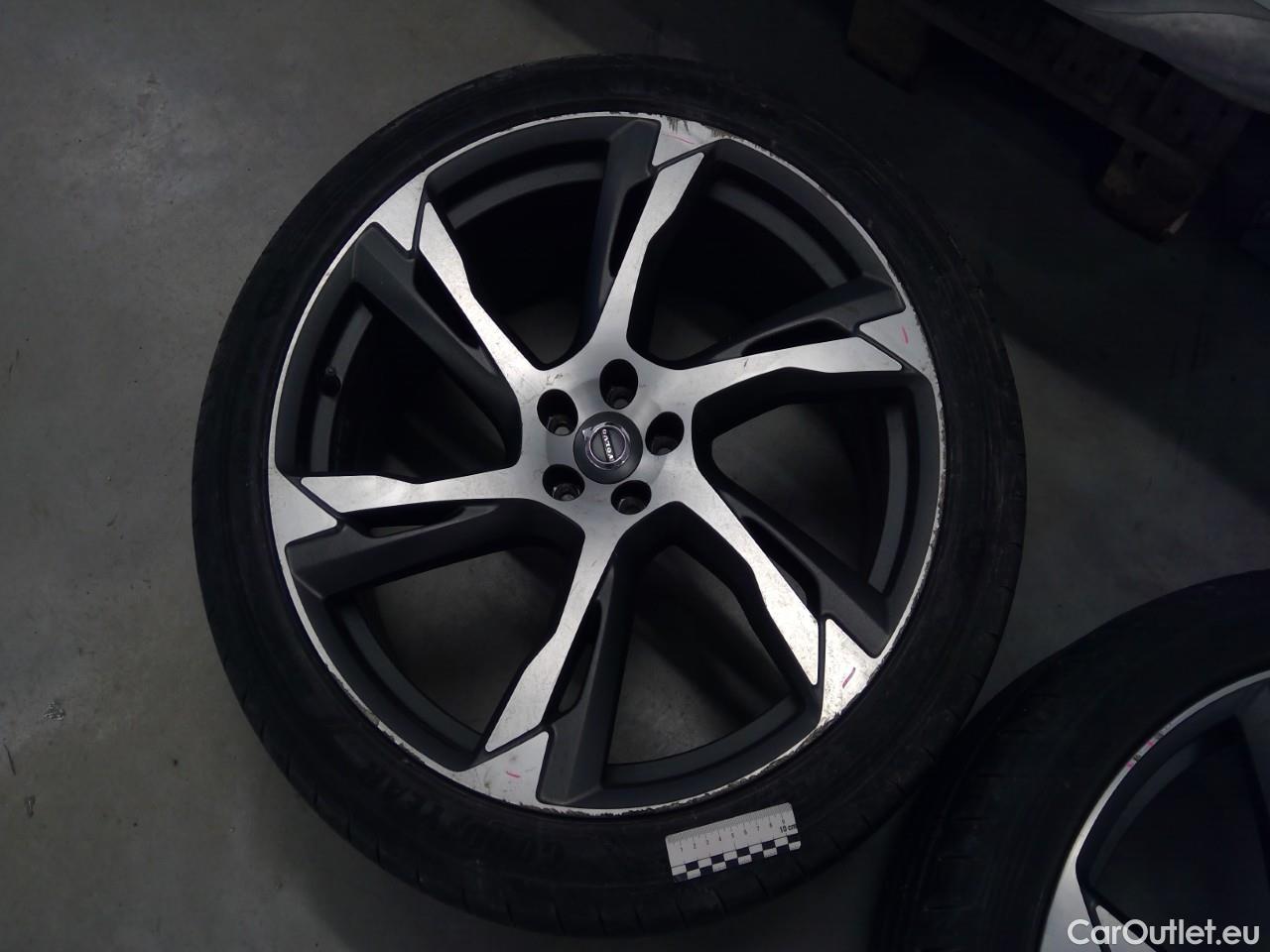  Volvo  XC90  T8 Recha.4WD R-Des.Aut 7s #8