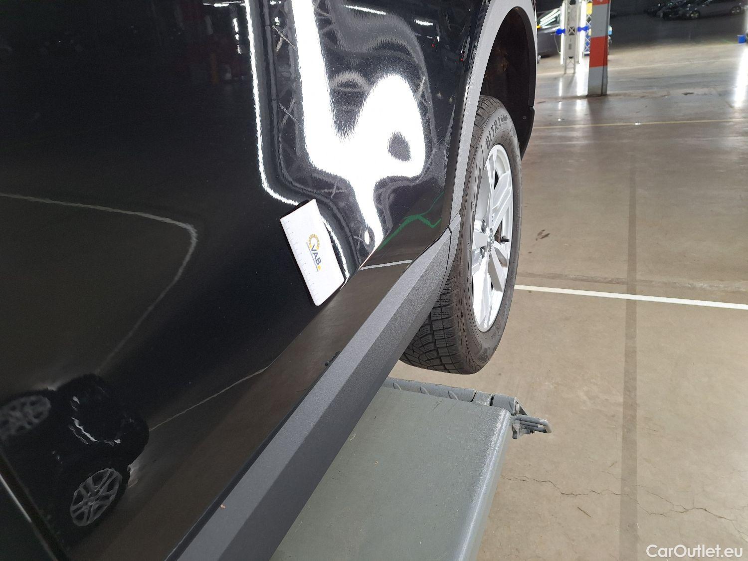  Audi  Q3 Audi,  '18, Audi  35 TDI S Tronic Business Edition 5d #22