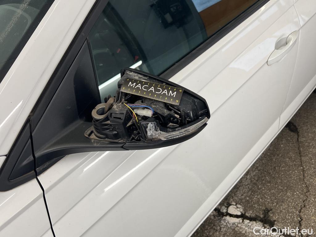  Volkswagen  Polo  VI Lounge Business 1.0 80CV BVM5 E6d #1