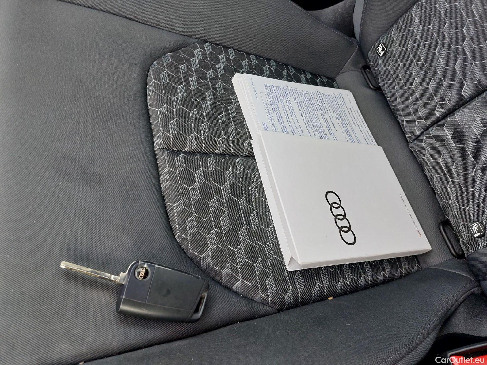  Audi  A1 Sportback AUDI A1 / 2018 / 5P / berlina con portón Sportback Adrenalin 25 TFSI 70kW (95CV)(SP)(SL) #1