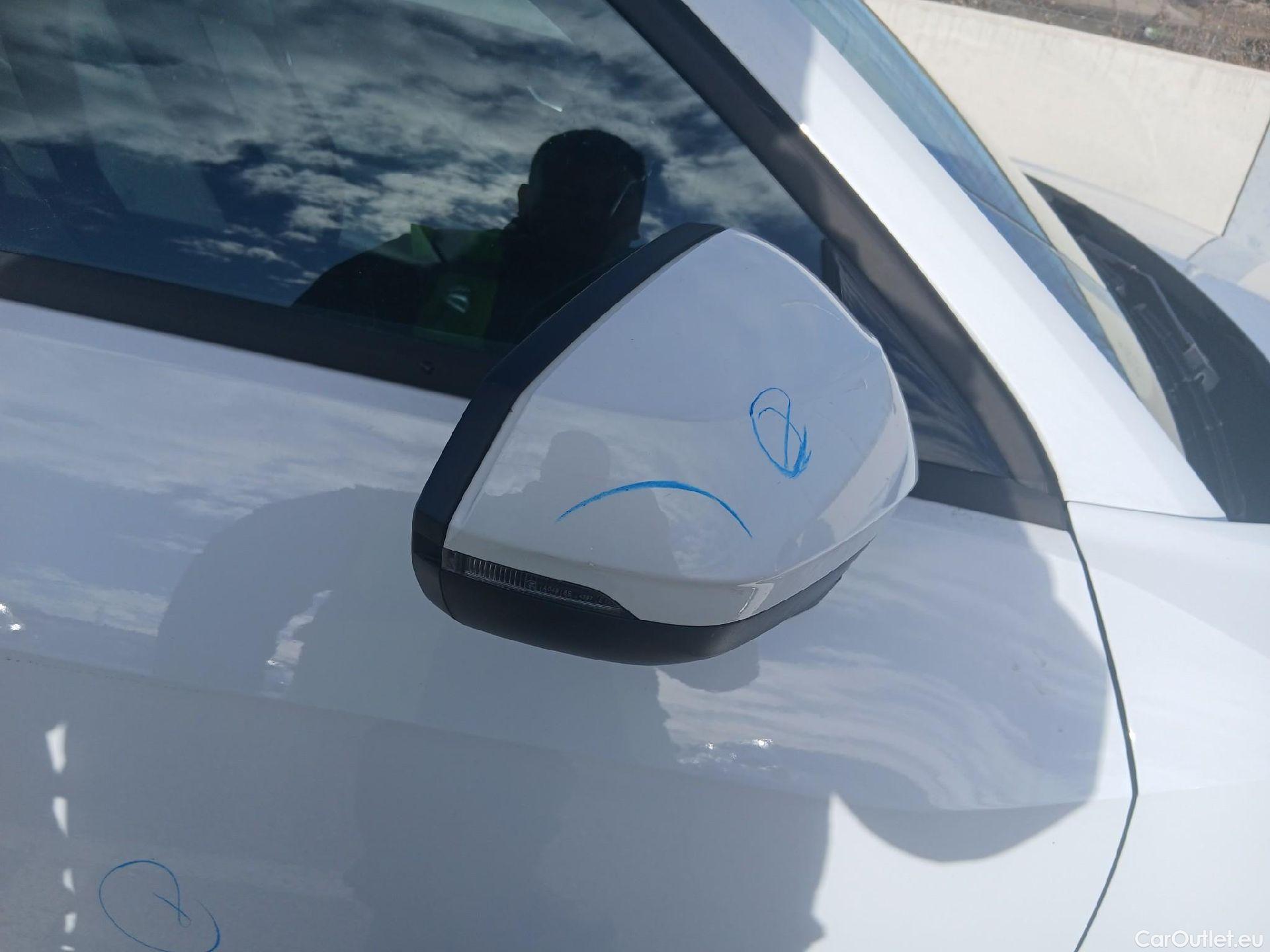  Audi  Q2 AUDI  / 2020 / 5P / todoterreno Advanced 30 TDI 85kW (116CV) #35