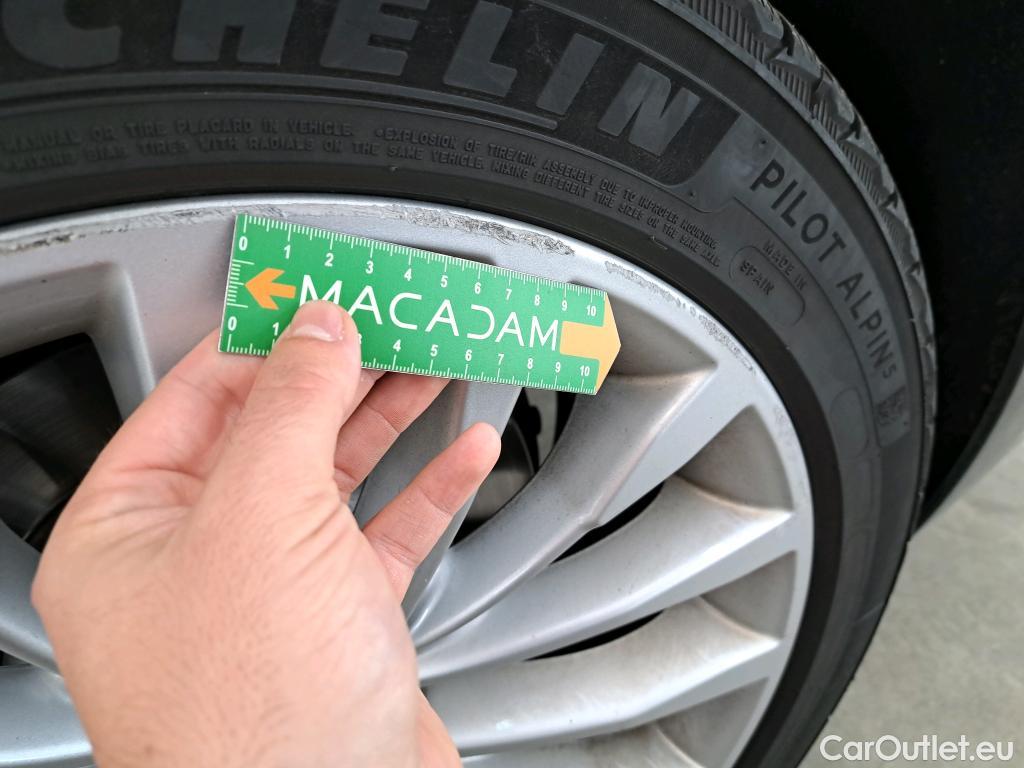  Bmw  Serie 5 BMW Série 5 Touring / 2020 / 5P / Break 530e 292ch Luxury BVA8 #31