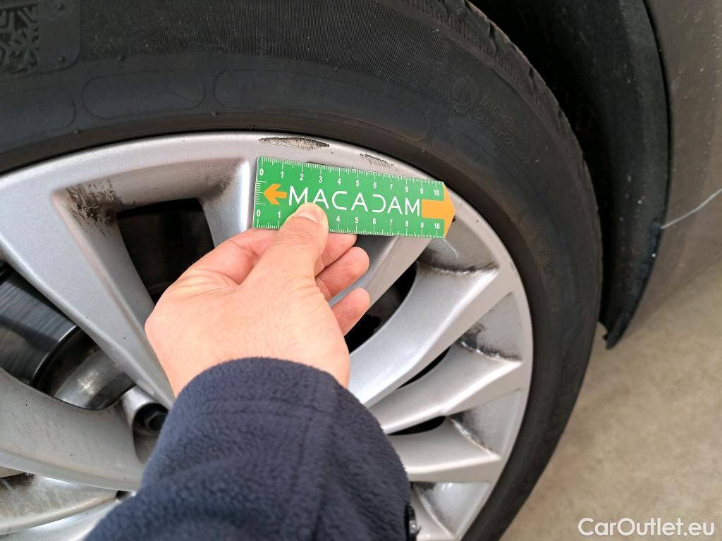  Bmw  Serie 5 BMW Série 5 Touring / 2020 / 5P / Break 530e 292ch Luxury BVA8 #25