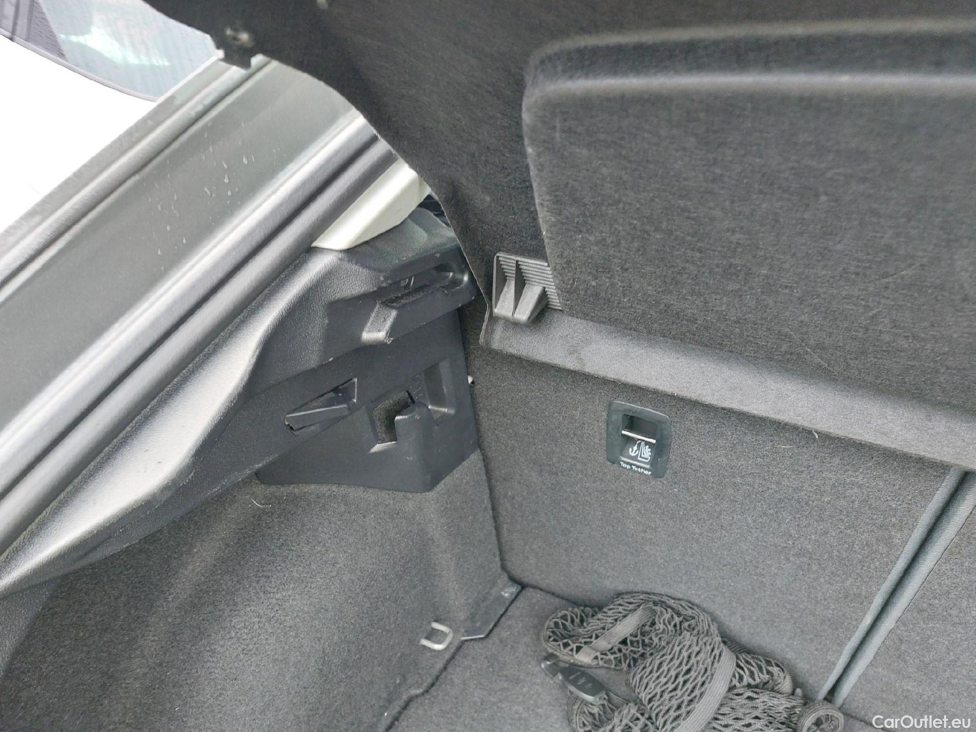  Audi  A1 Sportback AUDI A1 / 2018 / 5P / berlina con portón Sportback Adrenalin 25 TFSI 70kW (95CV)(SP)(SL) #3