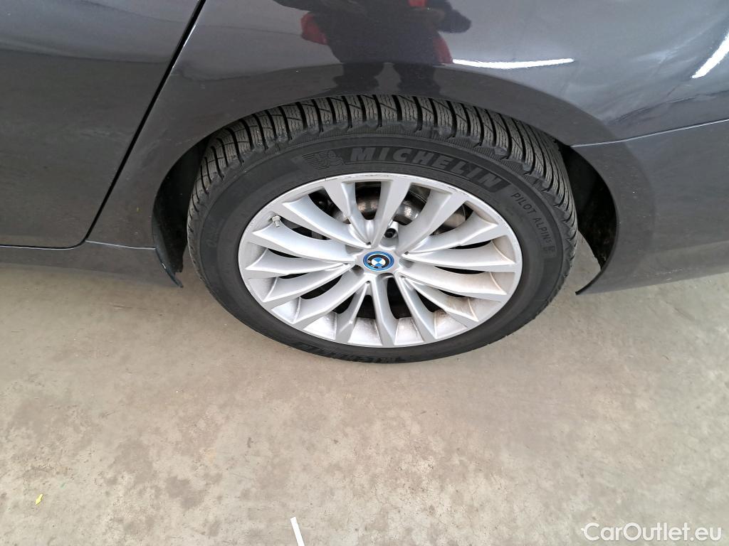  Bmw  Serie 5 BMW Série 5 Touring / 2020 / 5P / Break 530e 292ch Luxury BVA8 #28