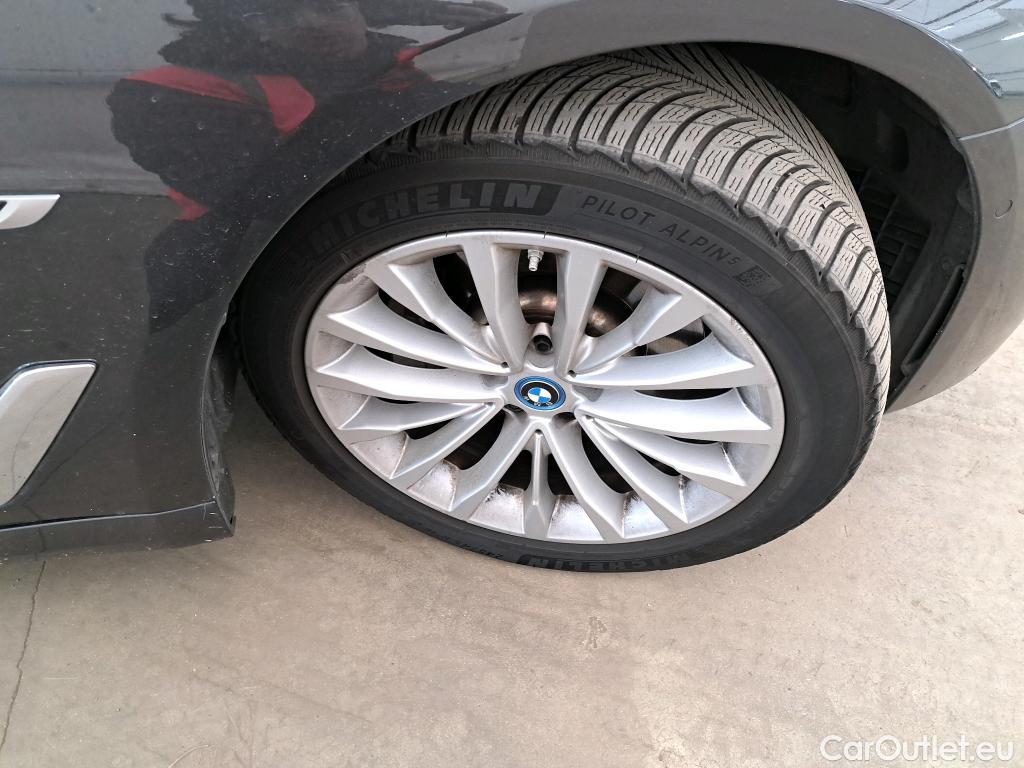  Bmw  Serie 5 BMW Série 5 Touring / 2020 / 5P / Break 530e 292ch Luxury BVA8 #10