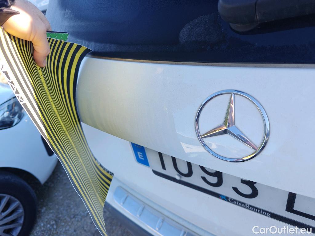  Mercedes  GLA MERCEDES-BENZ  / 2020 / 5P / todoterreno  200 D #2