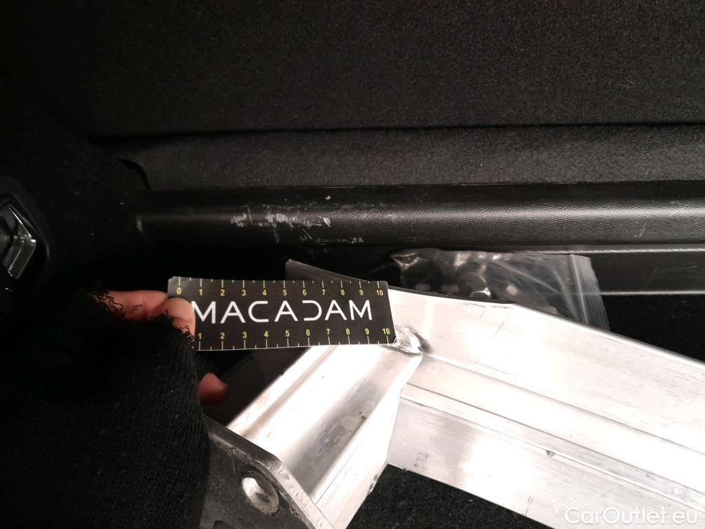  DS  DS7 DS DS 7 Crossback / 2017 / 5P / todoterreno BlueHDi DE 96kW (130CV) Auto.BE CHIC #11