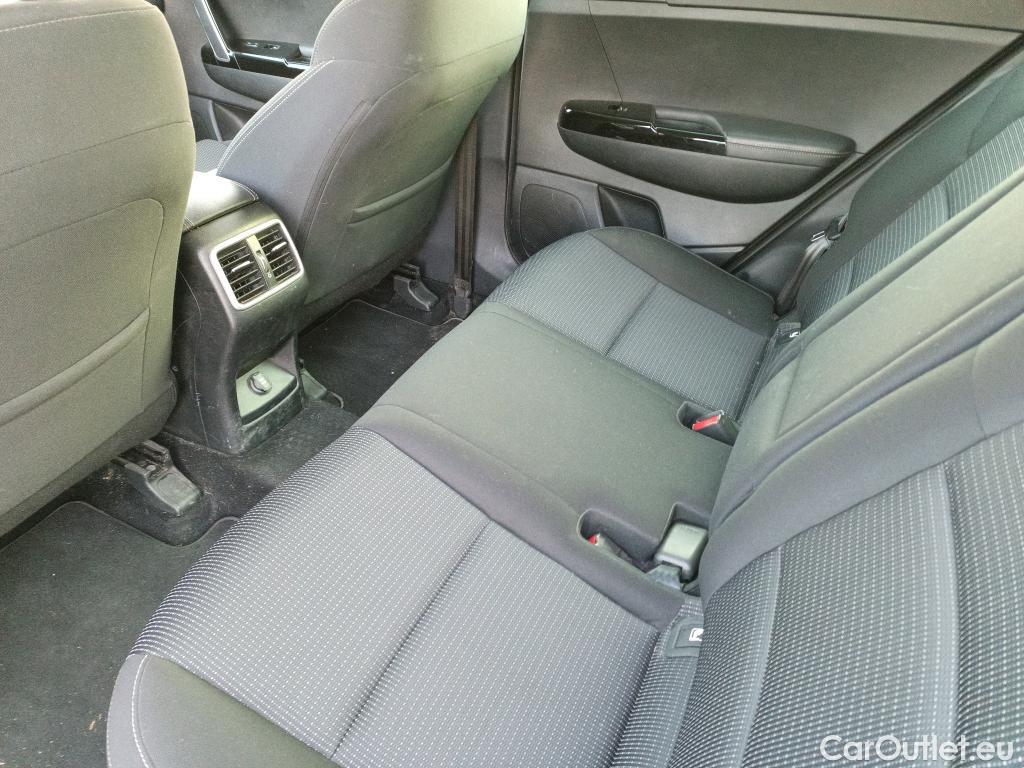  KIA  Sportage KIA  1.6MHEV Drive 100kW(136CV) 4x2(Crist Tintados) #24