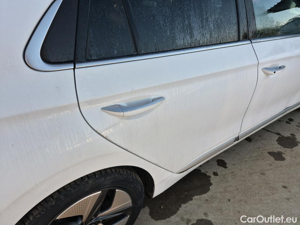  Hyundai   Ioniq HYUNDAI / 2019 / 5P / berlina con portón 1.6 GDI HEV Tecno DCT #10