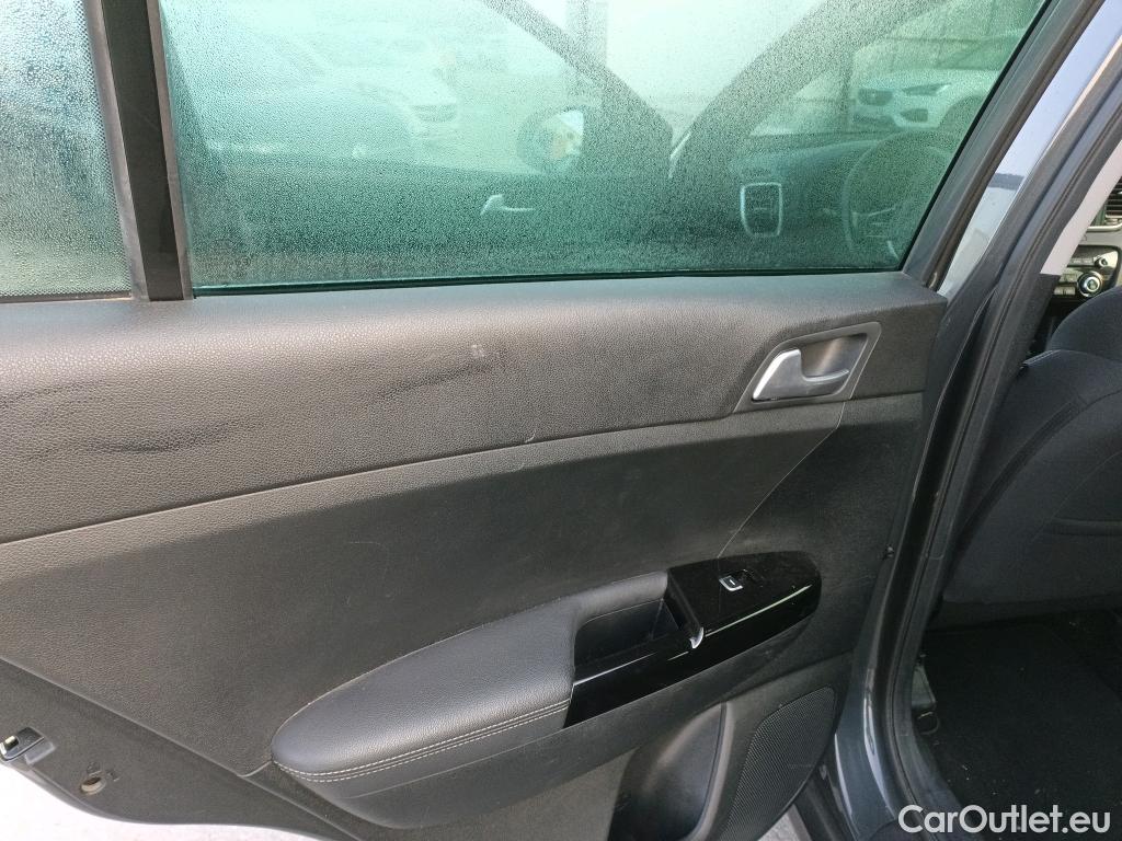  KIA  Sportage KIA  1.6MHEV Drive 100kW(136CV) 4x2(Crist Tintados) #13