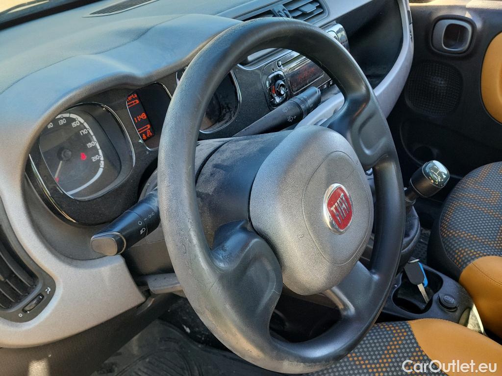  Fiat  Panda FIAT  5p 3G berlina con portón 1.3 75cv Diésel 4x4 #29
