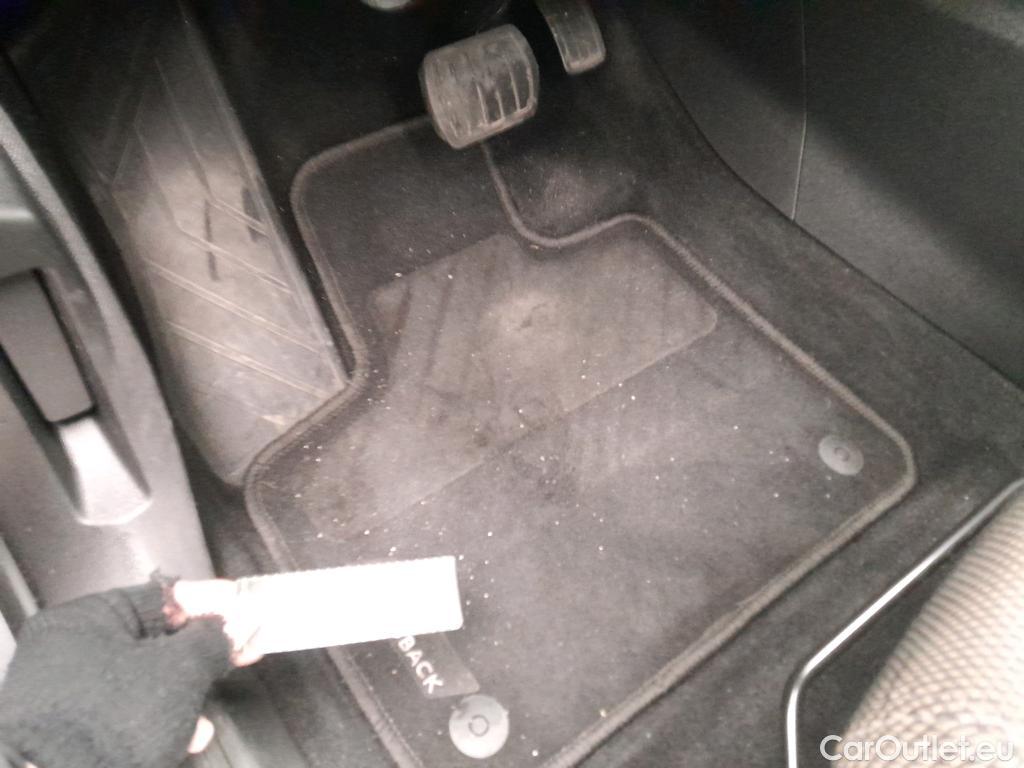  DS  DS7 DS DS 7 Crossback / 2017 / 5P / todoterreno BlueHDi DE 96kW (130CV) Auto.BE CHIC #16