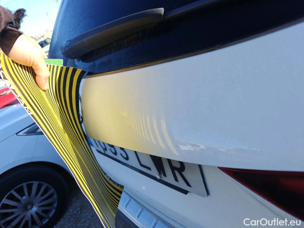  Mercedes  GLA MERCEDES-BENZ  / 2020 / 5P / todoterreno  200 D #3