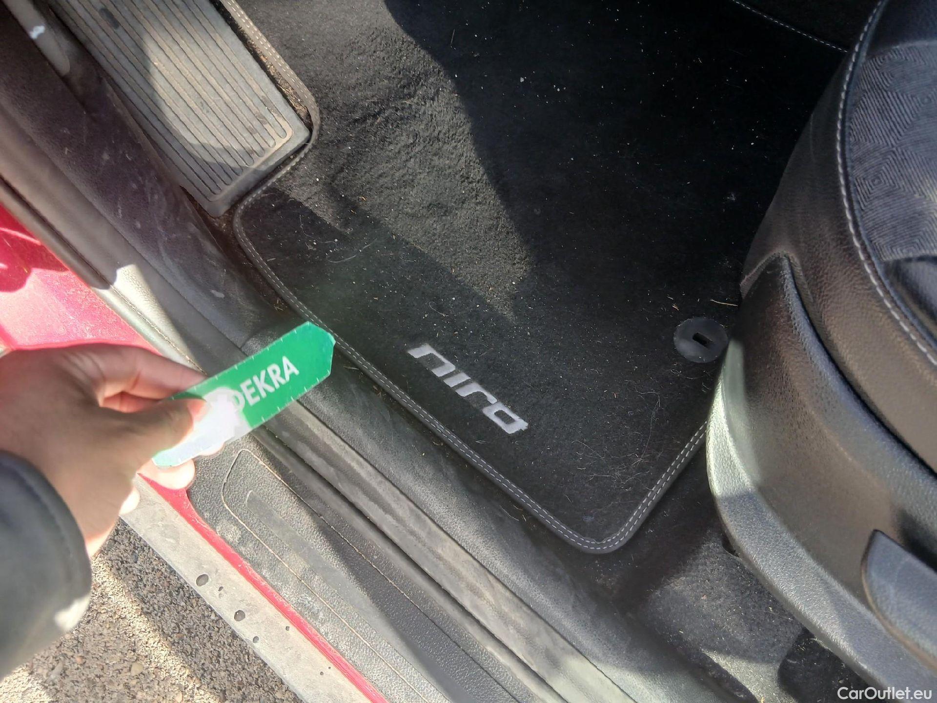  KIA  Niro KIA  / 2019 / 5P / crossover 1.6 GDi PHEV 104kW (141CV) Drive #2