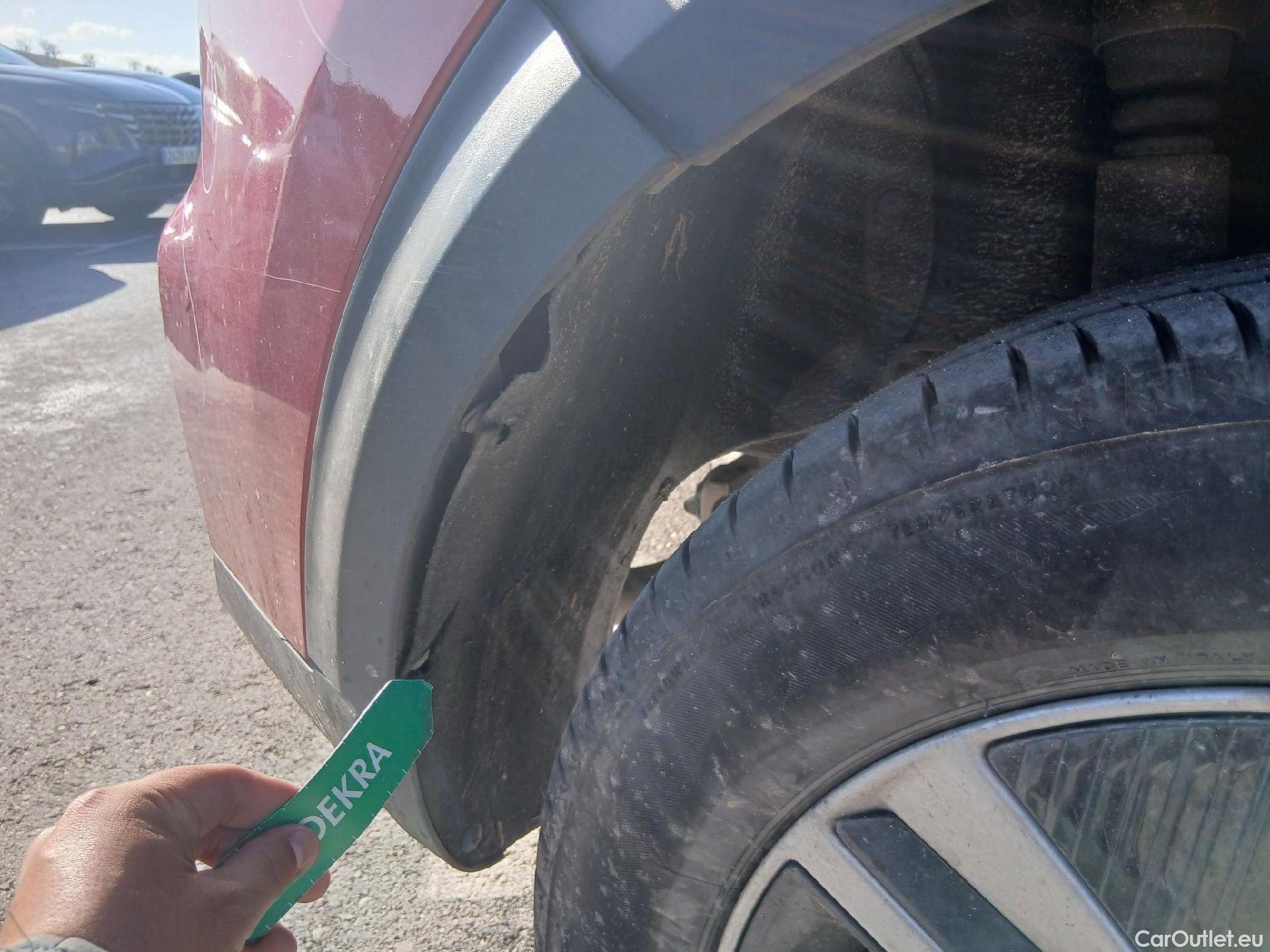  KIA  Niro KIA  / 2019 / 5P / crossover 1.6 GDi PHEV 104kW (141CV) Drive #26