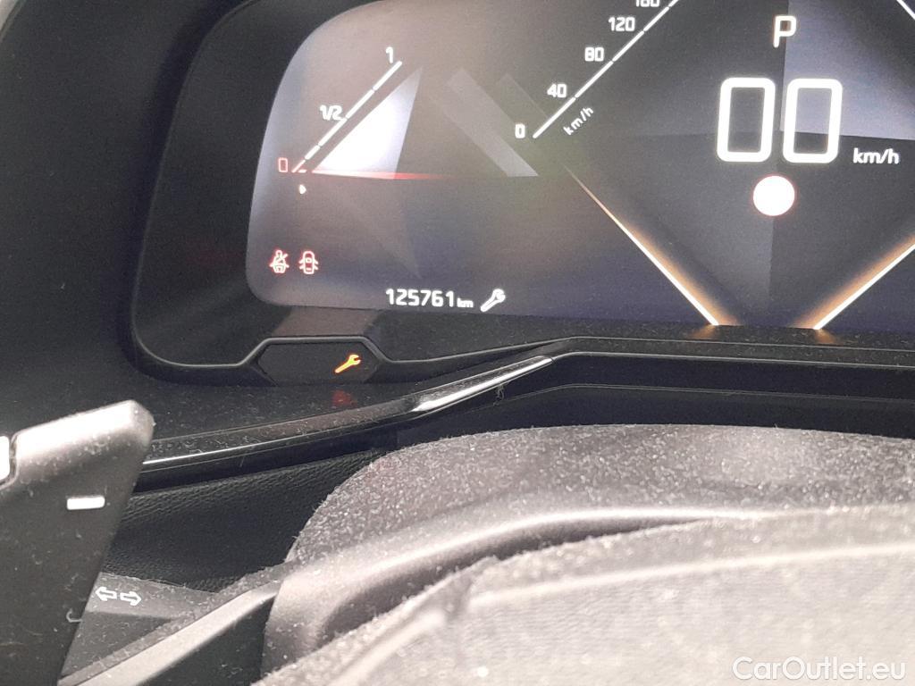  DS  DS7 DS DS 7 Crossback / 2017 / 5P / todoterreno BlueHDi DE 96kW (130CV) Auto.BE CHIC #18