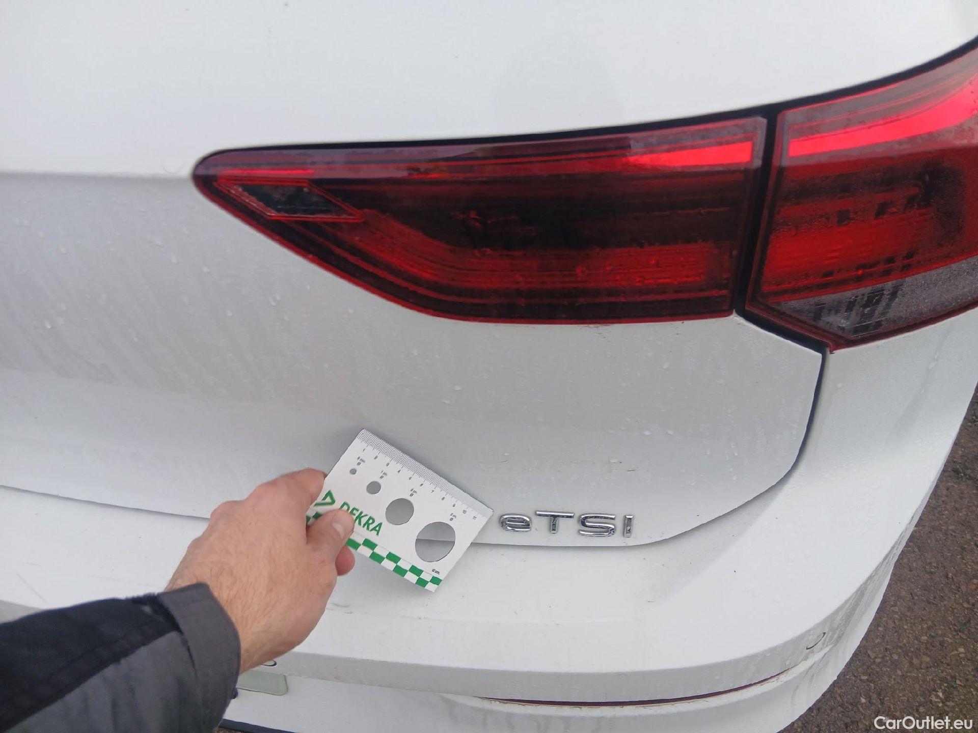  Volkswagen  Golf  VOLKSWAGEN / 2020 / 5P / berlina con portón Life 1.0 eTSI 81kW (110CV) DSG #18