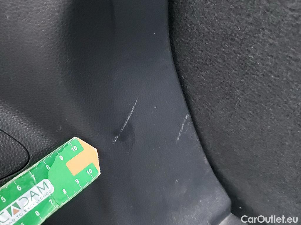  Toyota  Yaris TOYOTA  / 2020 / 5P / berlina con portón 1.5 125 S-Edition #10