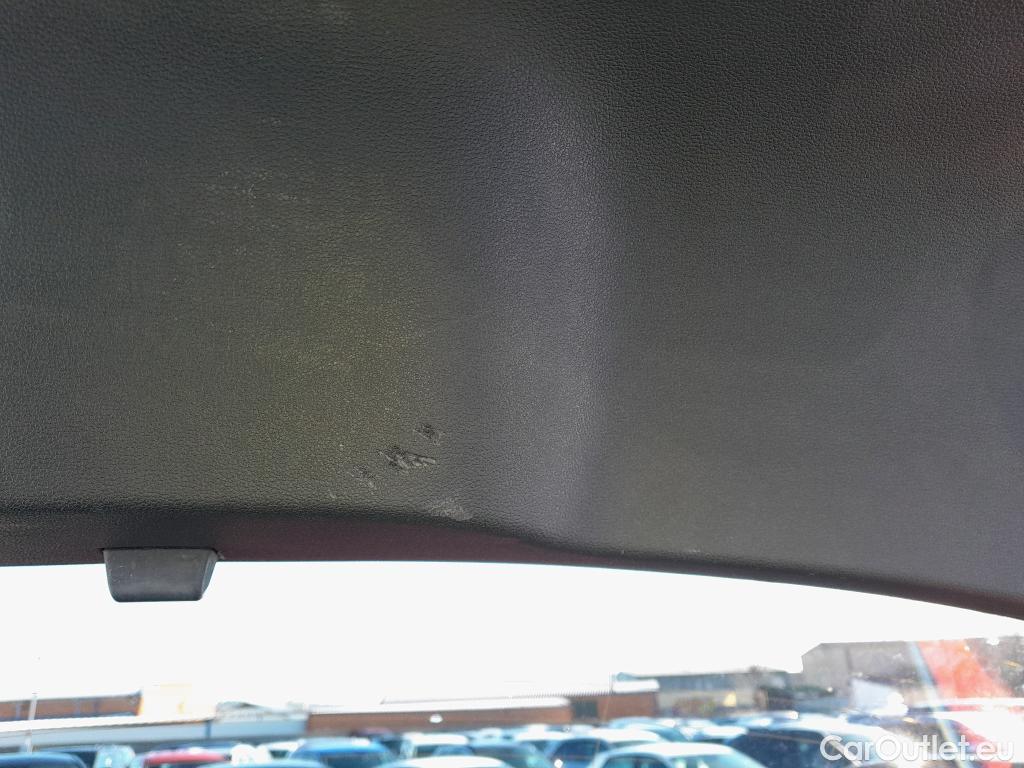  Volkswagen  T-ROC VOLKSWAGEN  / 2017 / 5P / todoterreno Advance R-Line 1.0 TSI 81kW (110CV) #5