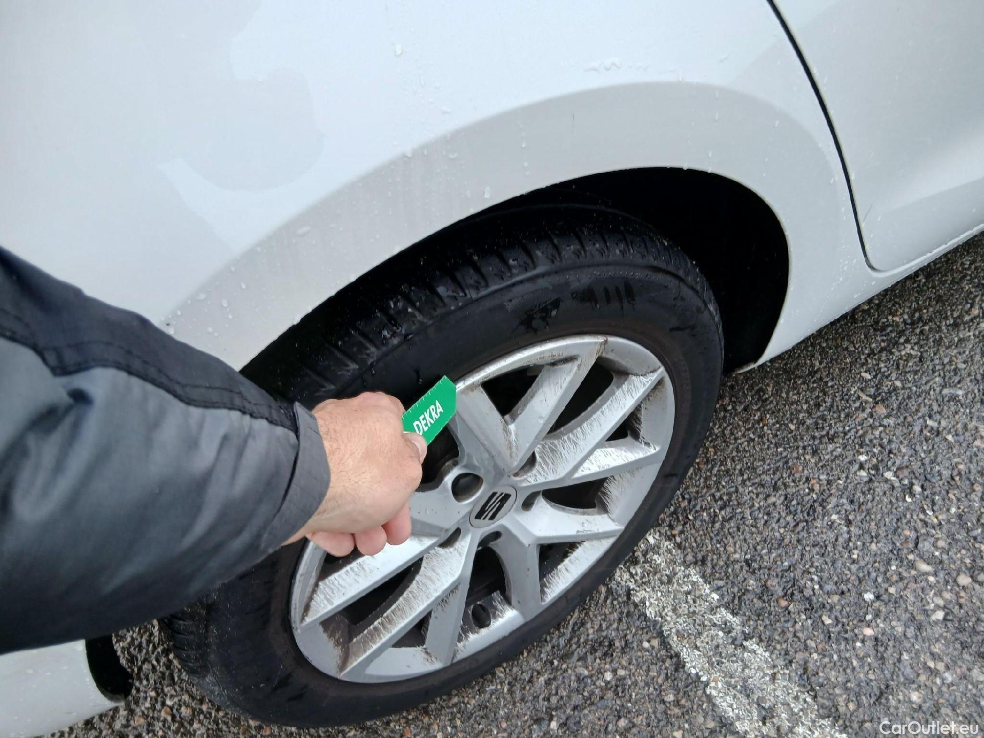  Land Rover  Discovery SEAT Nuevo León / 2020 / 5P / berlina con portón 2.0 TDI 85kW (115CV) STYLE GONavi (AC) #18