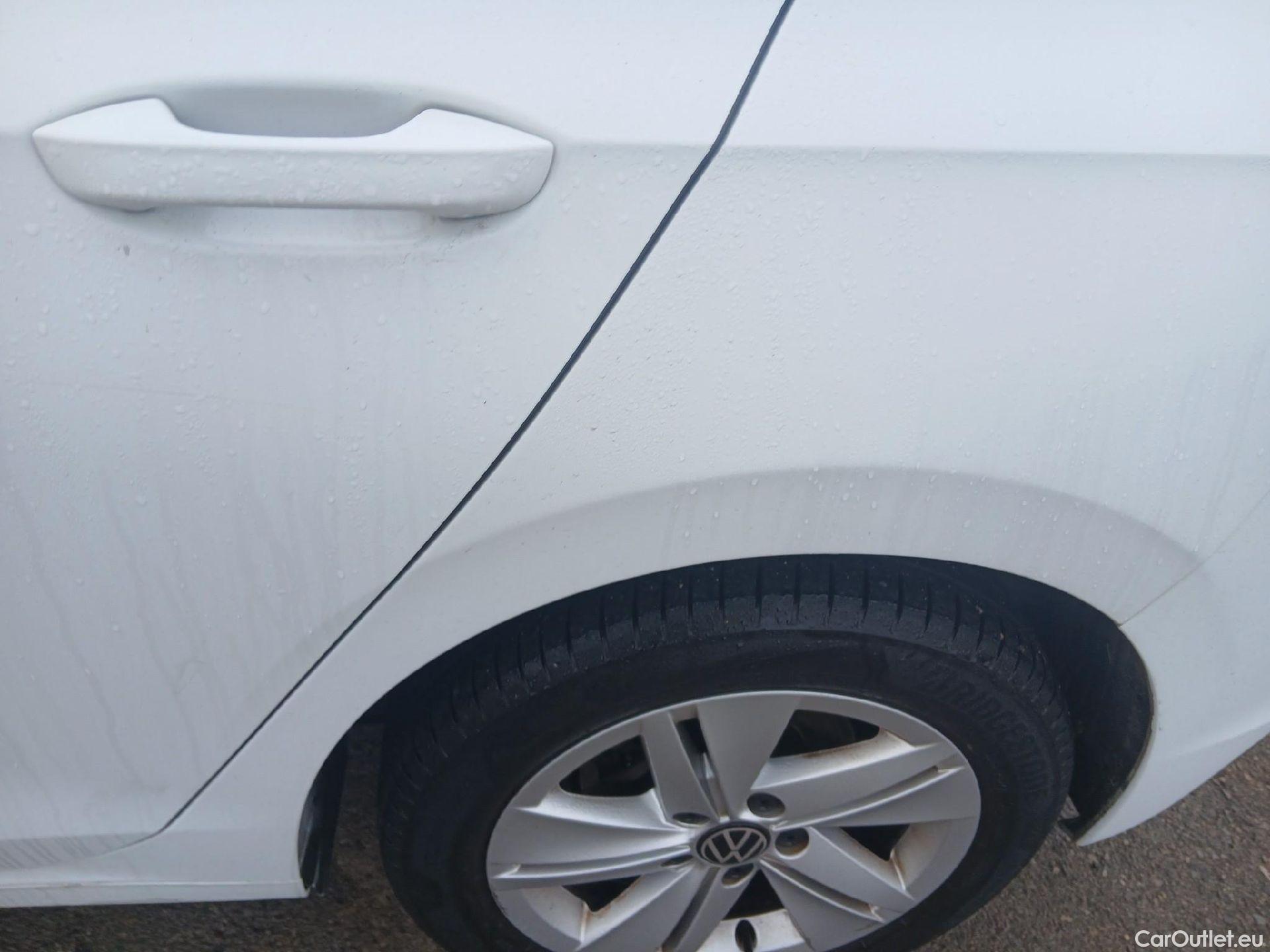  Volkswagen  Golf  VOLKSWAGEN / 2020 / 5P / berlina con portón Life 1.0 eTSI 81kW (110CV) DSG #13