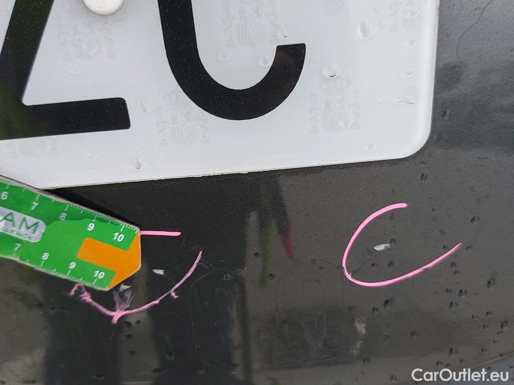  Toyota  Yaris TOYOTA  / 2020 / 5P / berlina con portón 1.5 125 S-Edition #2