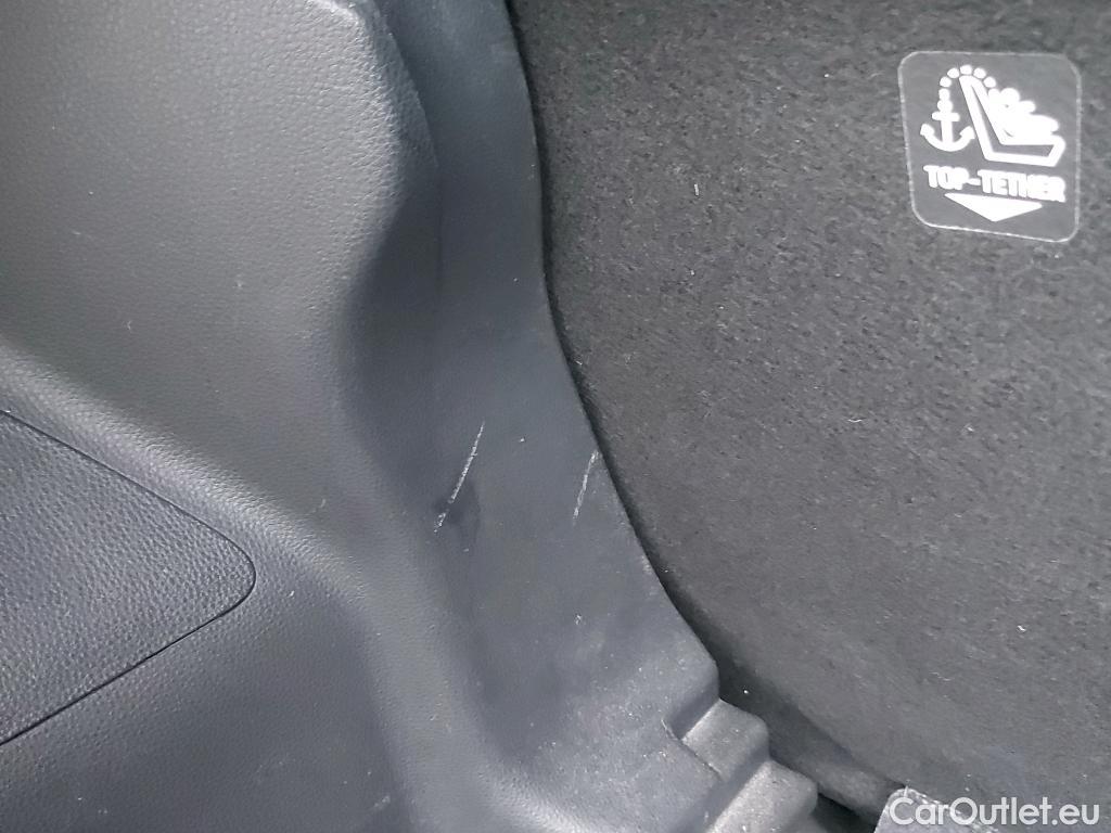  Toyota  Yaris TOYOTA  / 2020 / 5P / berlina con portón 1.5 125 S-Edition #9