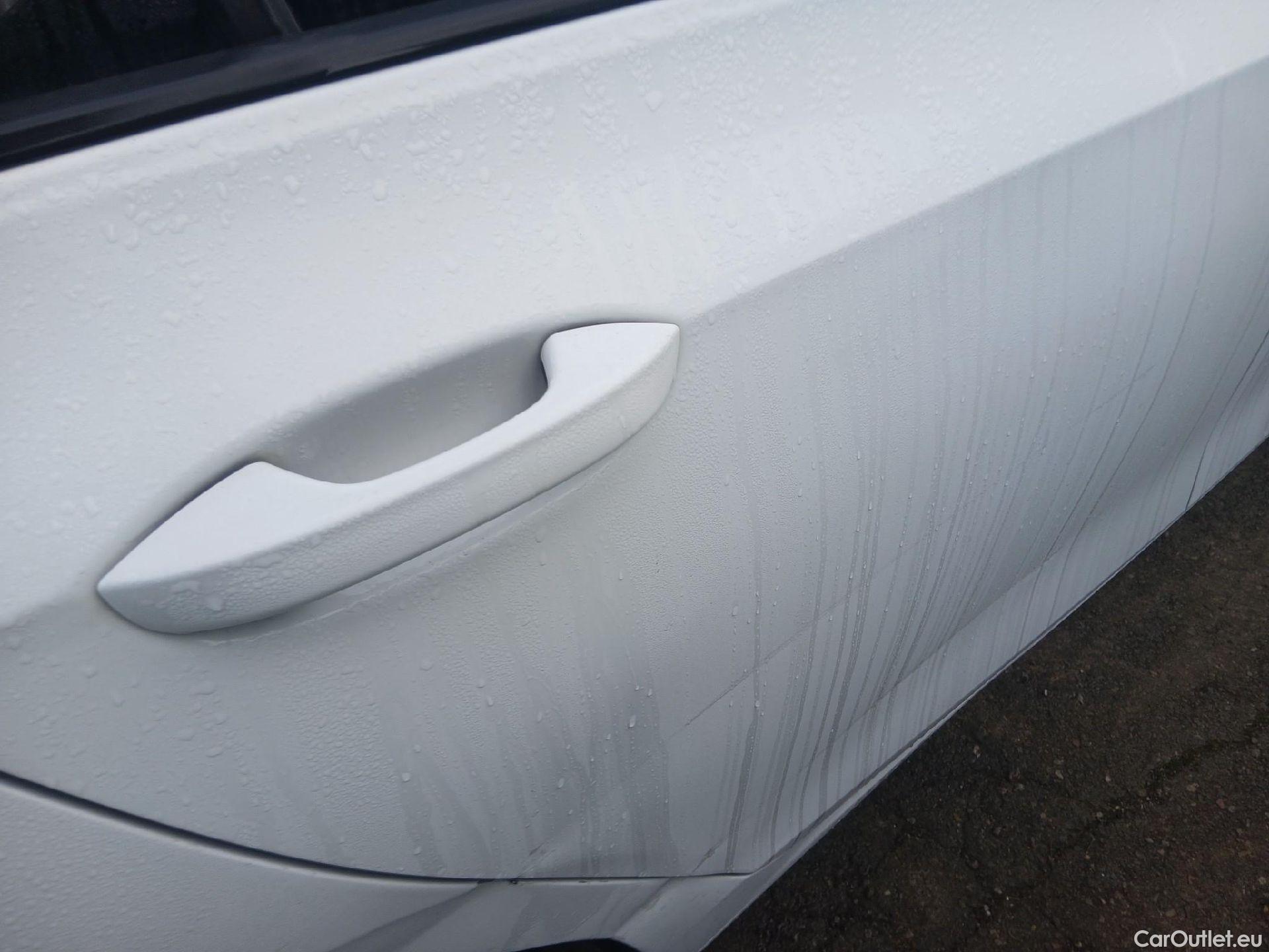  Volkswagen  Golf  VOLKSWAGEN / 2020 / 5P / berlina con portón Life 1.0 eTSI 81kW (110CV) DSG #21