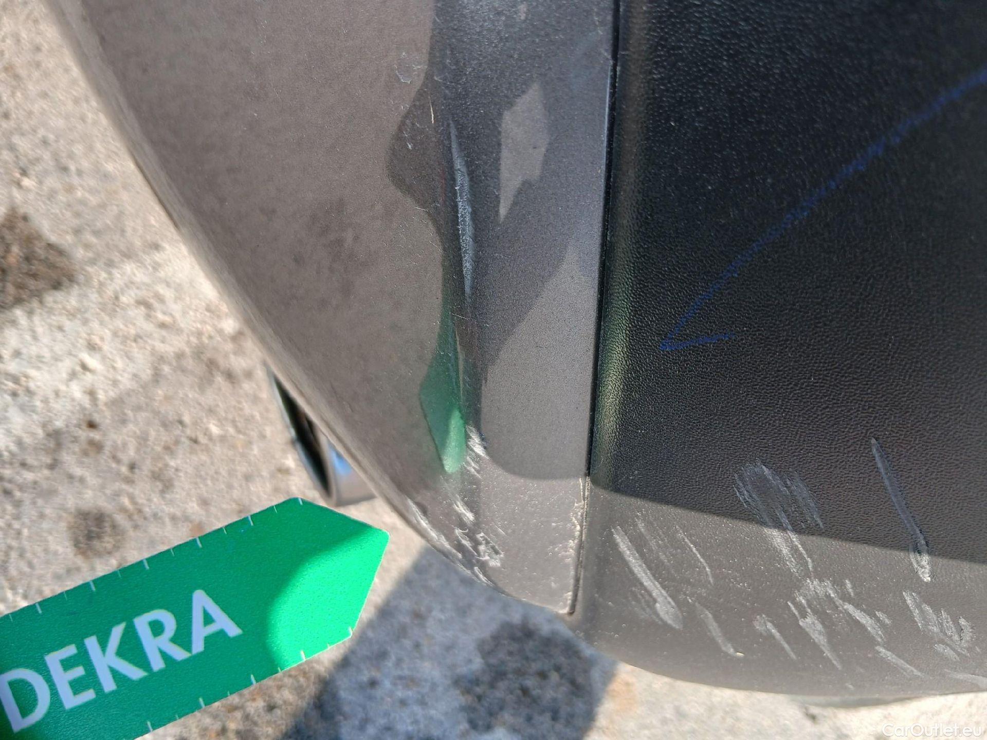  Toyota  RAV4 TOYOTA  / 2018 / 5P / todoterreno 2.5l 220H Advance 4WD #24