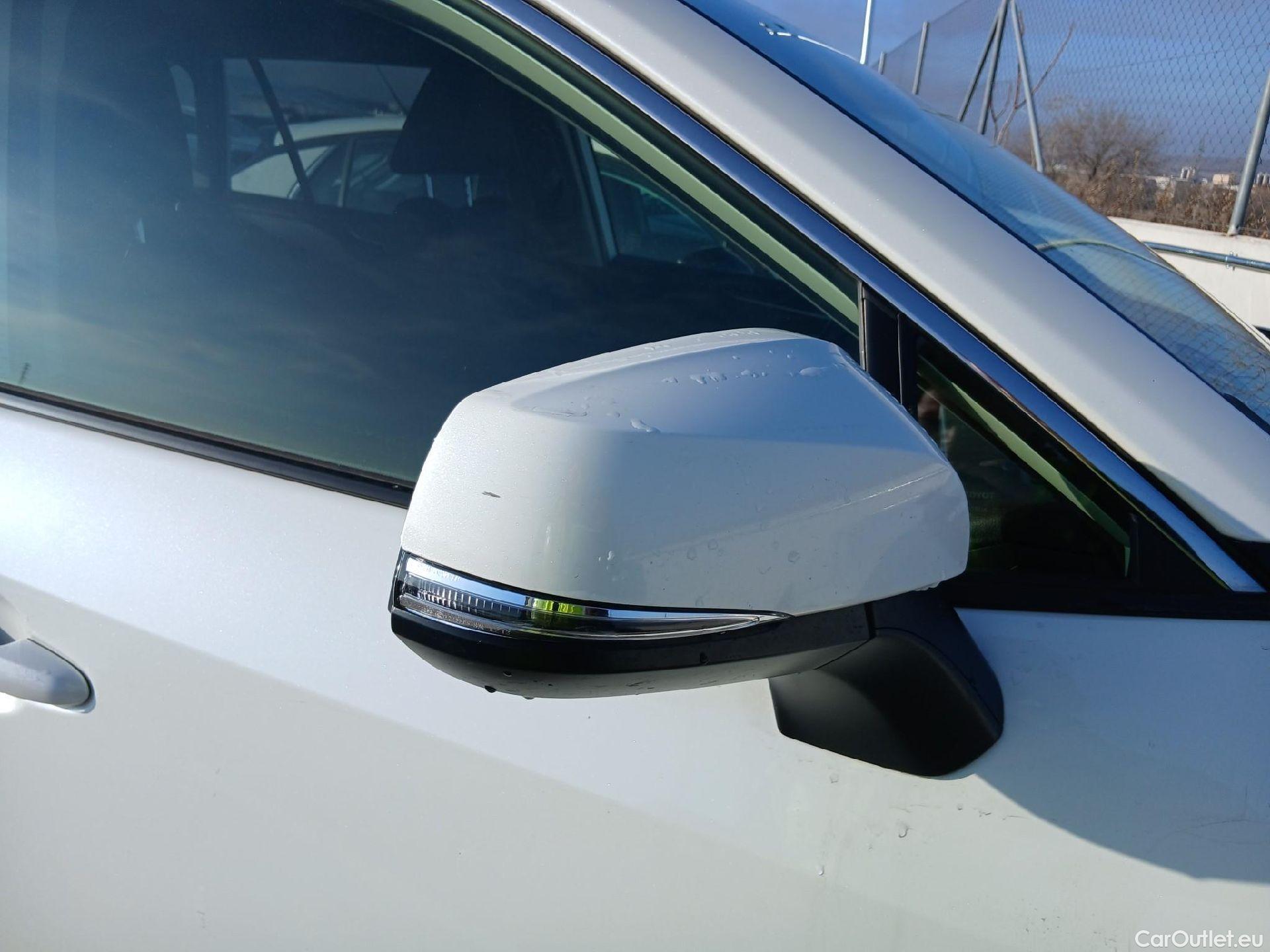  Toyota  RAV4 TOYOTA  / 2018 / 5P / todoterreno 2.5l 220H Advance 4WD #25