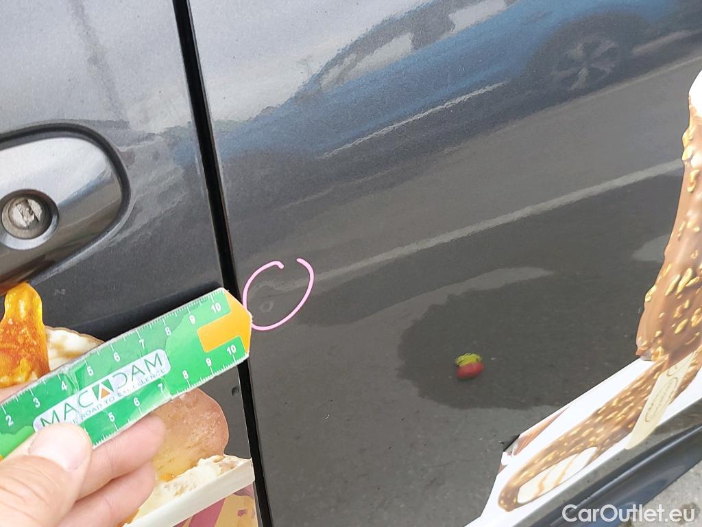  Toyota  Yaris TOYOTA  / 2020 / 5P / berlina con portón 1.5 125 S-Edition #17