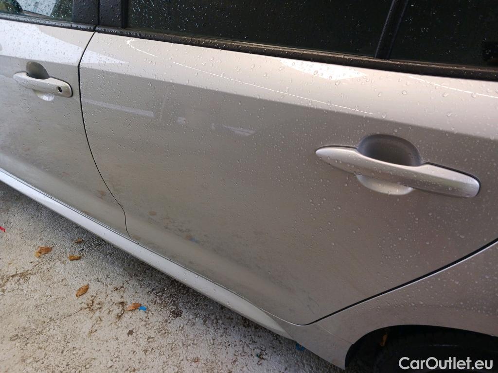  Toyota  Corolla TOYOTA  / 2019 / 5P / familiar 1.8 125H BUSINESS E-CVT TOURING SPORT #12